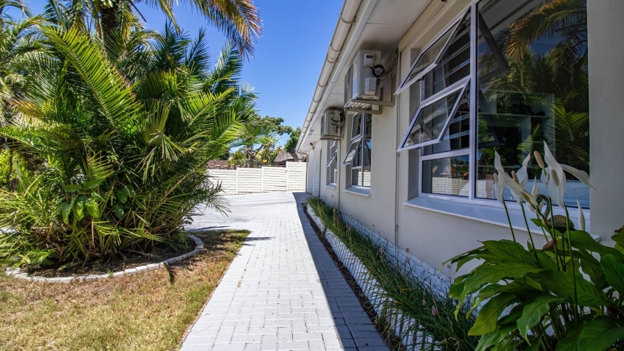 4 Bedroom Property for Sale in Beacon Bay Eastern Cape